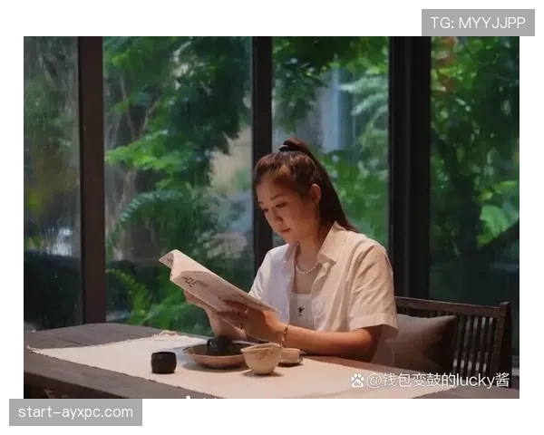陈梦随手晒的鞋柜估价能吞掉我两个月工资,我翻钱包懵了 陈梦随手晒的鞋柜估价能吞掉我两个月工资,我翻钱包懵了